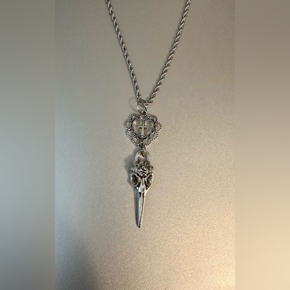 Bird Skull Pendant Necklace Silver Tone Heart and Cross Ravenous Bird Skull - Picture 7 of 7